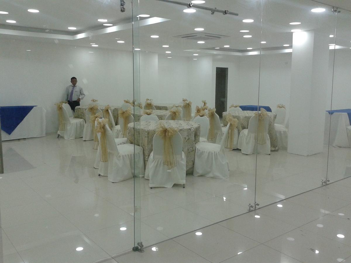 Hotel - Centro Comercial Punta Del Mar 萨利纳斯 外观 照片