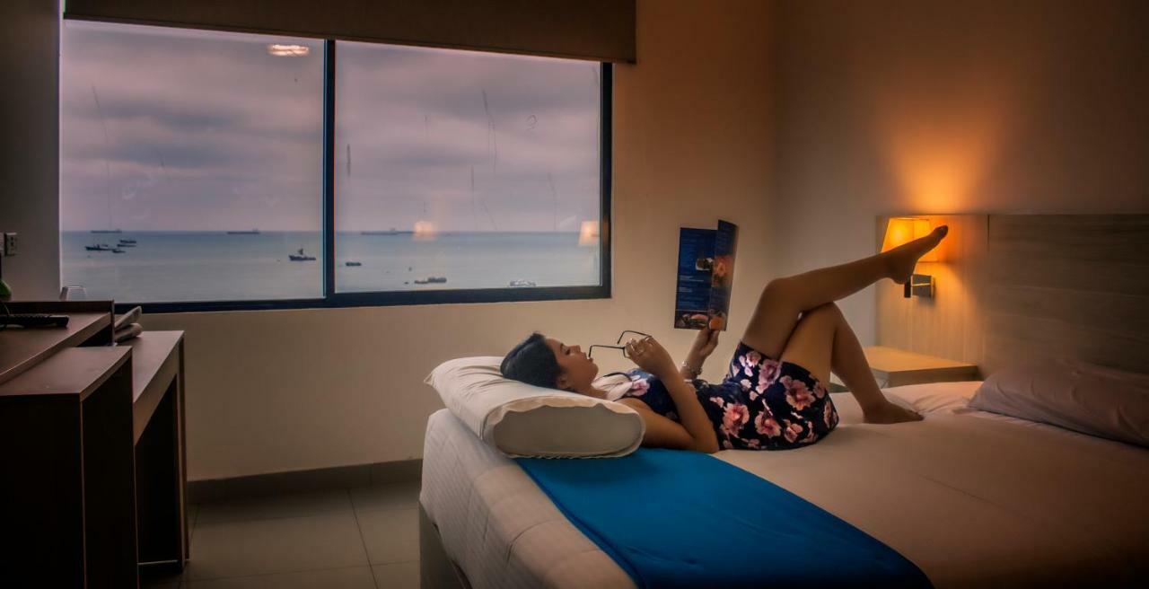 Hotel - Centro Comercial Punta Del Mar 萨利纳斯 外观 照片